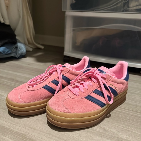 Adidas Gazelles Size 7 - Picture 3 of 3